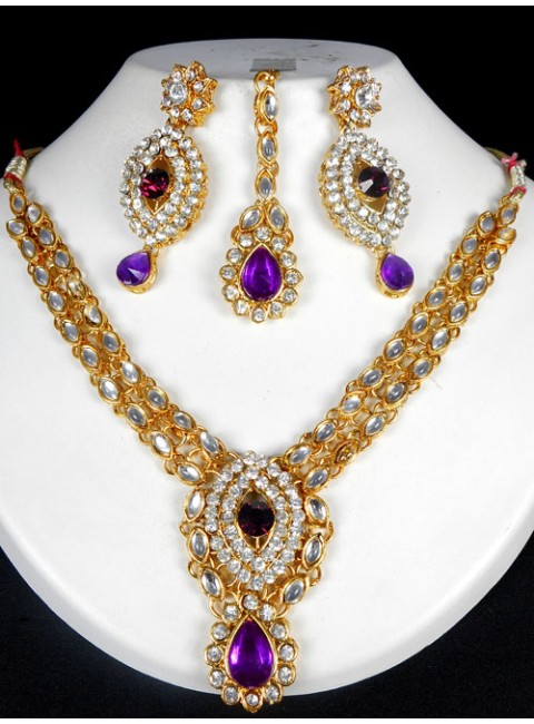 Kundan Jewelry Set